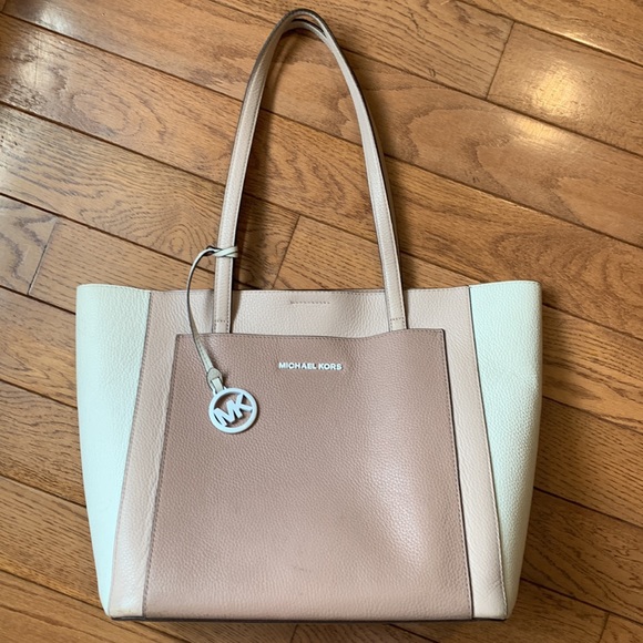 Michael Michael Kors Large Leather Gemma Colorblock Front Pocket Tote - Picture 6 of 15